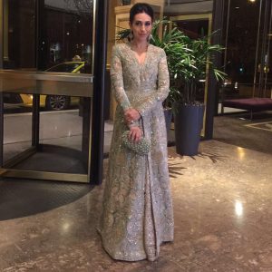 Read more about the article Karishma Kapoor in Sabyasachi