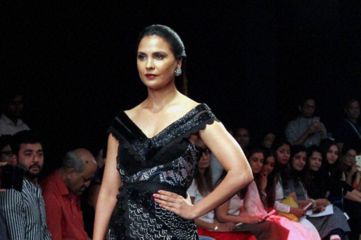 Read more about the article Lakme Fashion Week F/W 2016| Forest noire | Eshaa Amiin| Lara Dutta