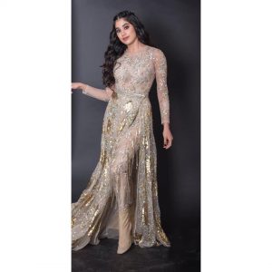 Read more about the article Janhvi Kapoor in Falguni and Shane Peacock