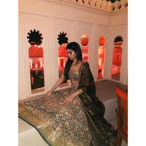 Read more about the article Khushi Kapoor in Manish Malhotra