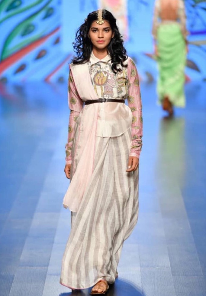 Conceptual drapes and interesting blouses on the ramp of Nirmooha by Prreeti Jaiin Nainutia at Lotus India Fashion Week 2018