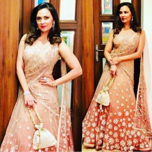 Read more about the article Lara Dutta In Tarun Tahiliani