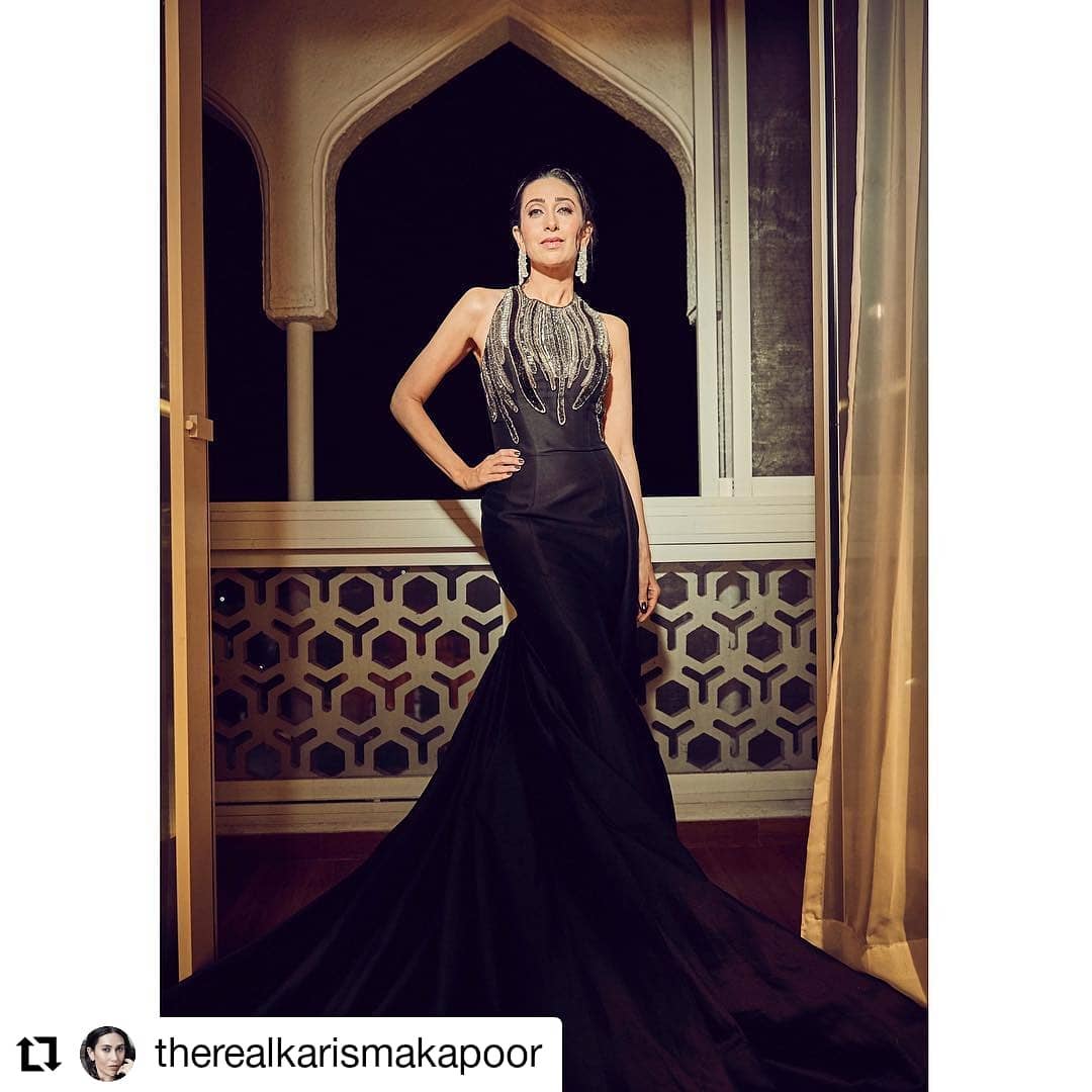 You are currently viewing Karishma Kapoor in Samant Chauhan