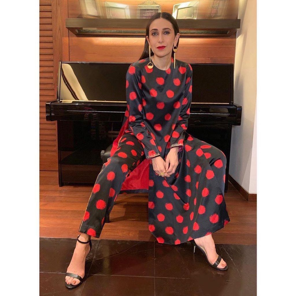 Karishma Kapoor in Kshitij Jalori