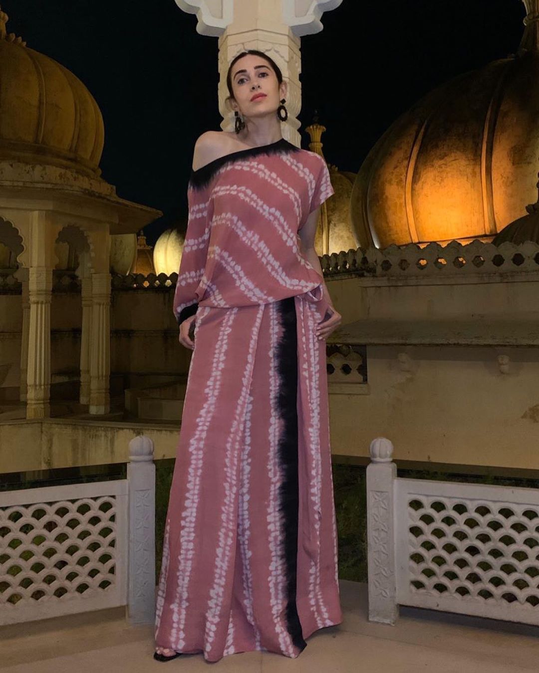 Karishma Kapoor in Nupur Kanoi