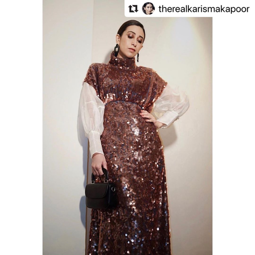 You are currently viewing Karishma Kapoor in Dhruv Kapoor