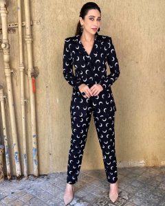 Read more about the article Karishma Kapoor in Never Fully Dressed printed pantsuit