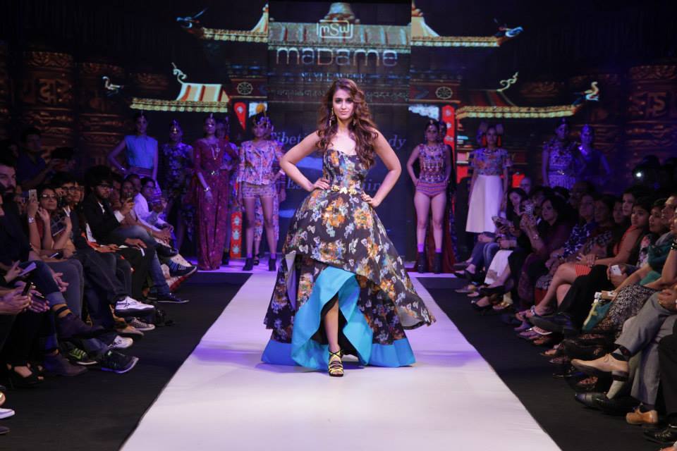 Read more about the article Madame Style Week 2015| Eshaa Amiin Label| Ileana D’cruz and Kiara Advani
