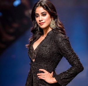 Read more about the article Raghavendra Rathore| Lakme Fashion Week A/W19|  Janhvi Kapoor